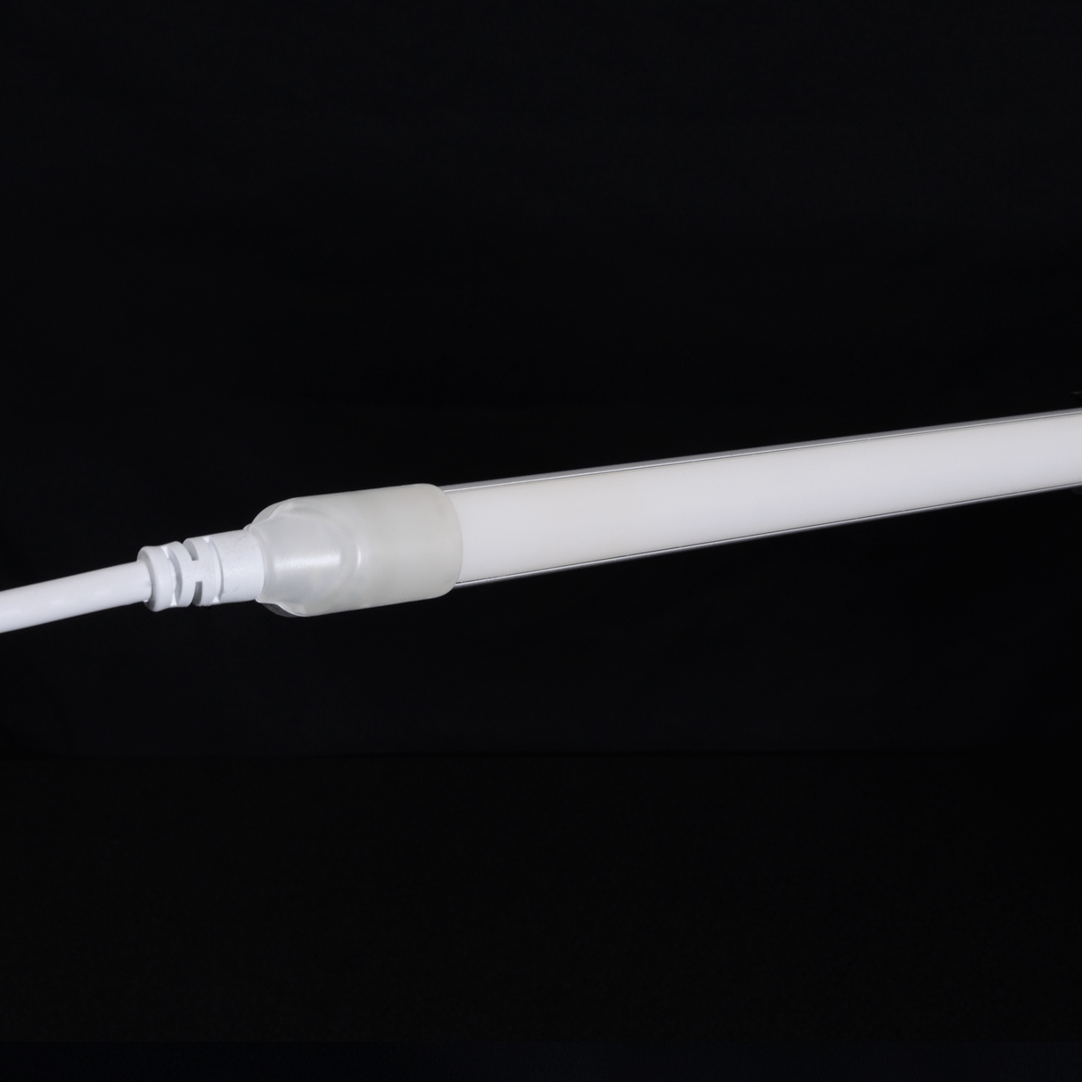 Diode NEON BLAZE Wet Location / IP65 / 5 Year Warranty / 80+ CRI Diffused LED Lighting (4.4W/ft) 16.4ft Spool